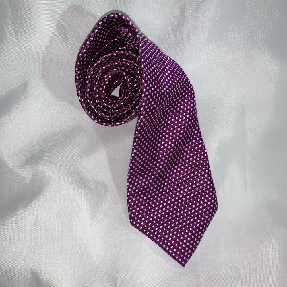 👋🏾SOLD👋🏾TOM FORD purple SILK TWILL necktie with white SWISS DOT embroidery